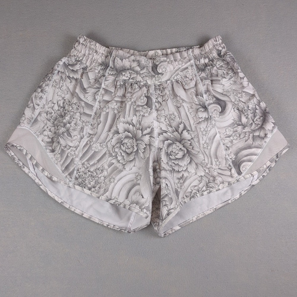 Lululemon Hotty Hot Shorts Womens 4 White Mini Twine Long 4" Running Lined